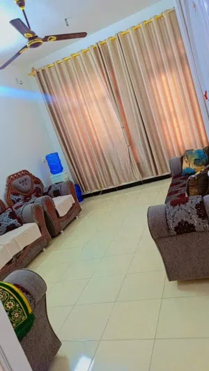 4 Bedrooms . 3 Bathrooms . 100 m22