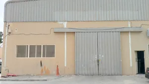Yearly . 900 ft²2