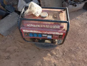 مولد بنزينه عاطل للبيع يبي لفه والمحرك تمام باذن الله