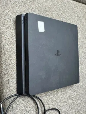 بلي ستيشن 4 سلم PS4 SLIM للبيع مستعمل نظيف بدون صيانه