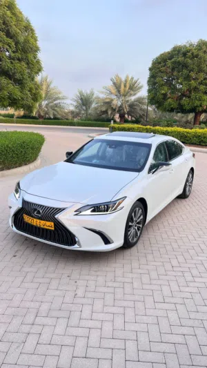 Used Lexus ES in Muscat