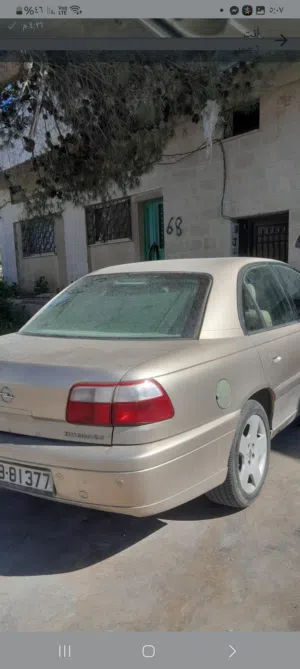 أوبل أوميغا 2002 صالون بنزين مرخصة مع مواصفات أوروبية