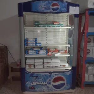 تلاجة عرض للبيع