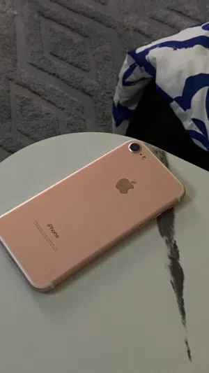 iPhone 7 بحالة جيدة