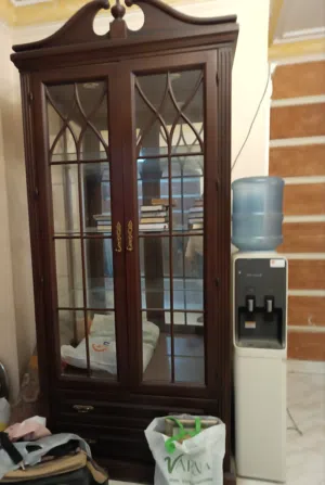 نيش وبايوه وخشب مطبخ ومتفرقات للبيع بحاله جيده جدا