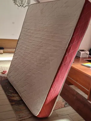 فراش زوجي للبيع 500 دينار مكانه طرابلس مكان مشروع الهضبه 1.90 في 1.85 العرض 25سم