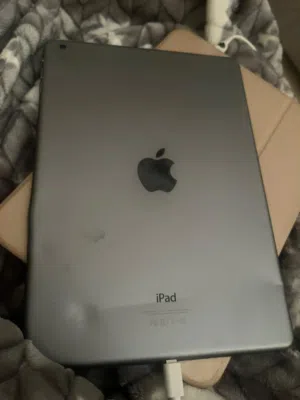 Apple iPad 5 32 GB in Muscat