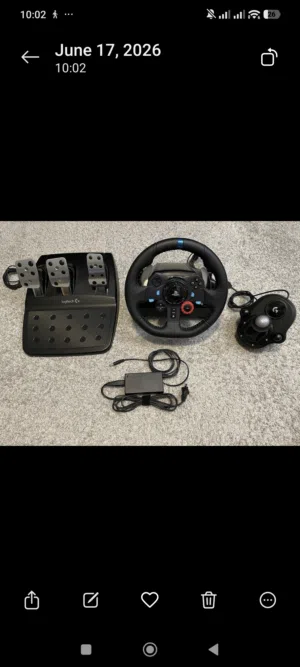 للبيع دركسون Logitech G29 + الجير (Shifter) يدعم: PS3 / PS4 / PC حالة: مستعمل – بحالة جيدة جدًا