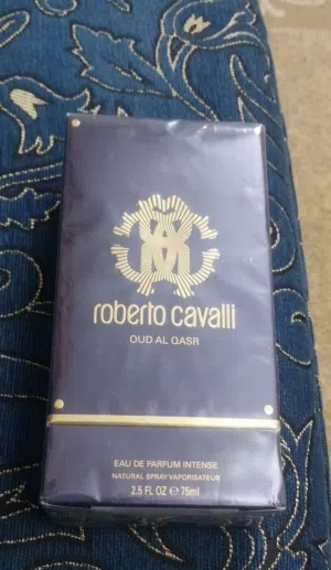أقل من سعر السوق – عطر Roberto Cavalli Oud Al Qasr أصلي وجديد