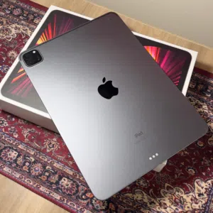 Apple iPad 128 GB in Al Dakhiliya