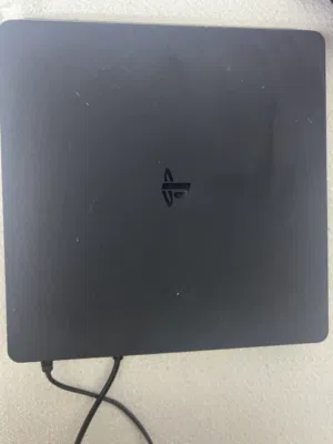 Ps 4 سلم وياه جوستك اصلي هديه  512 كيكا نظام 13.50 وياه ملحقات الجوستك جنطه جوستك وغلاف الكير وشاحنه