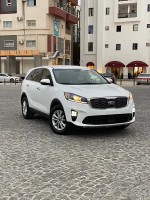 كيا سيرنتو 2019 للبيع وصول حديت وارد امريكا تلات صفات السياره قمه في النضافه خاليه من العيوب ماشيه 4