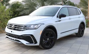 فولكس ويجن تيجوان النسخة السوداء 2024 Volkswagen Tiguan, Se R-Line Black