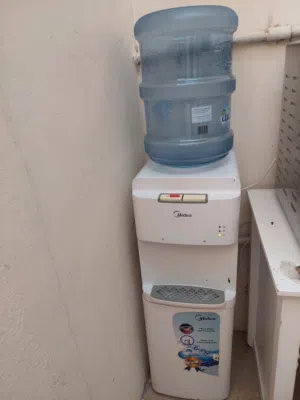 مبرد ماء بحالة ممتازة للبيع