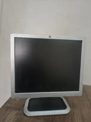 شاشه اتش بي للبيع بسعر معقول  اقرا الوصف