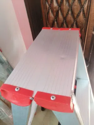 سلم 5 درج معدني