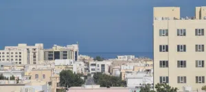 شقه فاخرة للبيع بالعذيبة مع فيو بحر فرصه للإستثمار