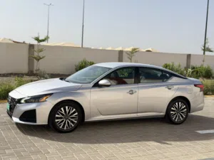 Used Nissan Altima in Al Batinah