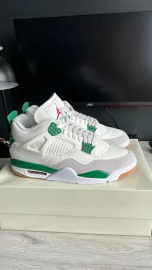 Jordan 4 SB pine green and Jordan 4 military black new for sale