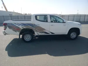 وانتيت متسوبيشي L200 موديل 2023