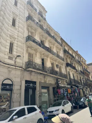 Appartement type F3 au 2ème étage de 75 m2 Rénové à vendre à la Bastille