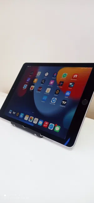 iPad Air 2  بحالة ممتازة