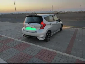 Nissan versa note SR  USA