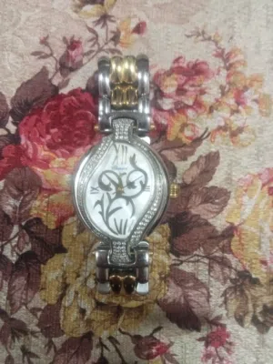 ساعه فخمه نادره