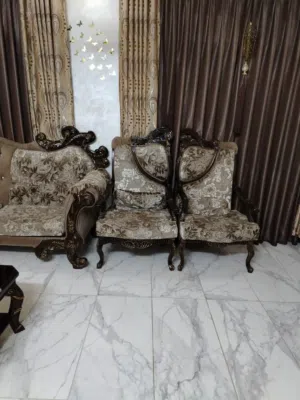 كنب خشب مصري تفصيل 14مقعد  مع طاولات والمرافق طقم الكنب الذهبي