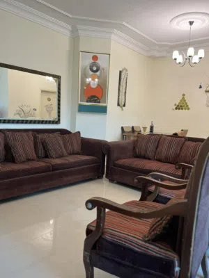 طقم كنب 7 مقاعد بحاله جيده