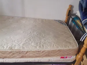 سرير مع مرتبة.  Bed with matres