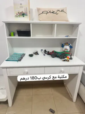 طاولة تلفزيون ب150 ثقيلة جدا