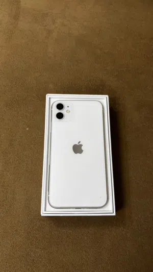 Apple iPhone 11 128 GB in Al Dhahirah