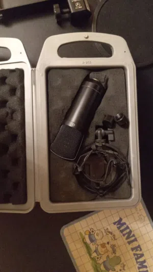 عدة تسجيل استوديو منزلي كاملة مايك كوندنسر + Shure X2u + 2 ستاند + عازل صوت + ملحقات