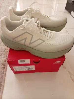 New balance  استعمال خفيف اصلي