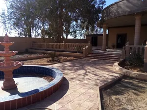 4 Bedrooms . 3 Bathrooms . 350 m21