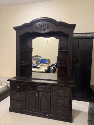 Dressing table