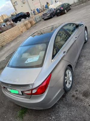 سيارة هيونداي سوناتا 2012 Limited لون فضي مع تجهيزات متقدمة ومواصفات أمريكية