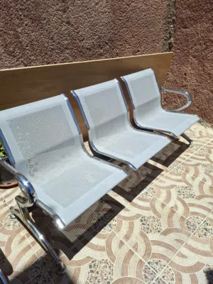 كراسي حديد