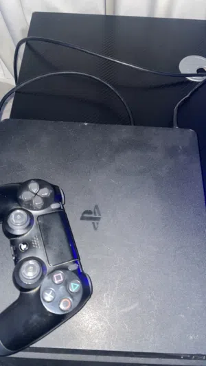 PlayStation 4 PlayStation for sale in Al Dakhiliya