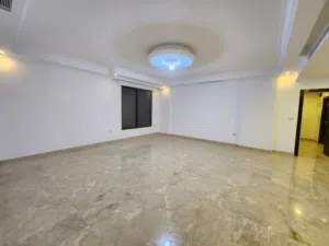 شقة فارغة للبيع في منطقة الدوار الرابع  ref : 14284
