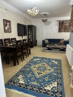 شقة ارضيه للايجار بضاحيه الرشيد شهري او سنوي -مفروش-مع ساحه خارجيه مساحه 120م