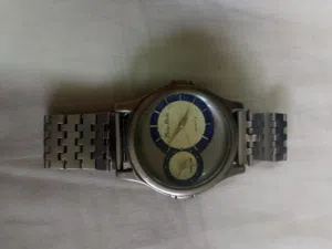 السلام عليكم ورحمه الله وبركاته (للبيع ساعة Philip Persio Quartz اصلية).