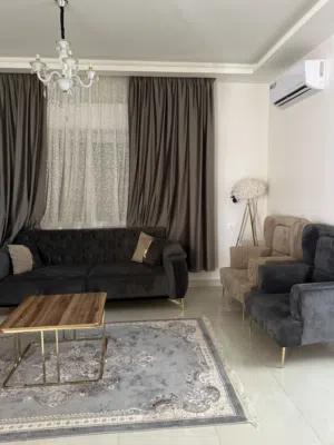 اثاث كنبتين + 2 كراسي شبه جديد استعمال نظيف
