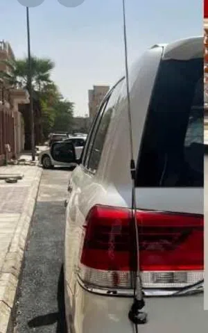 اريل ستيشن / لاند كندكلوزر