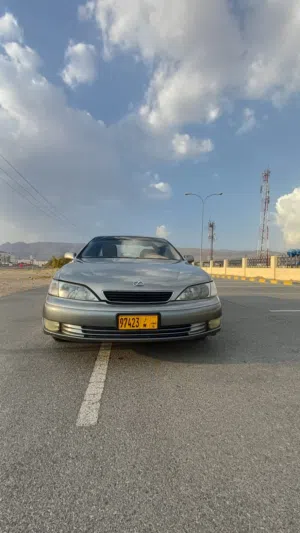 Lexus EE300