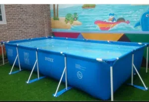 بركة سباحة منزلية بحالة جيدة جدا  مع كامل المعدات إستعمال بسيط جدا جدا