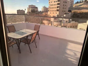روف جديد 3 نوم مفروش كامل مع تكييف وكهربائيات جديده للإيجار الشهري  غير شامل فاتوره الكهربا