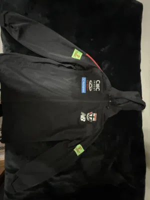 جكيت New balance اشهر الماركات العالمية