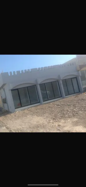 3 month free A commercial space suitable for opening a cafeteria or coffee shop.